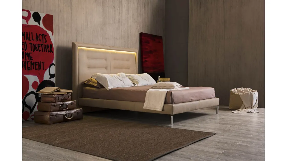 Letto Queen Slim in pelle di Novaluna